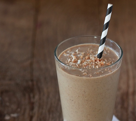 Smoothie malce drugače - za vse ljubitelje kave. (Vir: kitchentreaty)