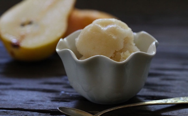 Hruškov sorbet je osvežilna in lahka sladica. (Vir: whataboutthefood)