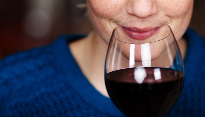 Omejite se na največ en kozarček alkohola na dan. Vir: scarymommy.com
